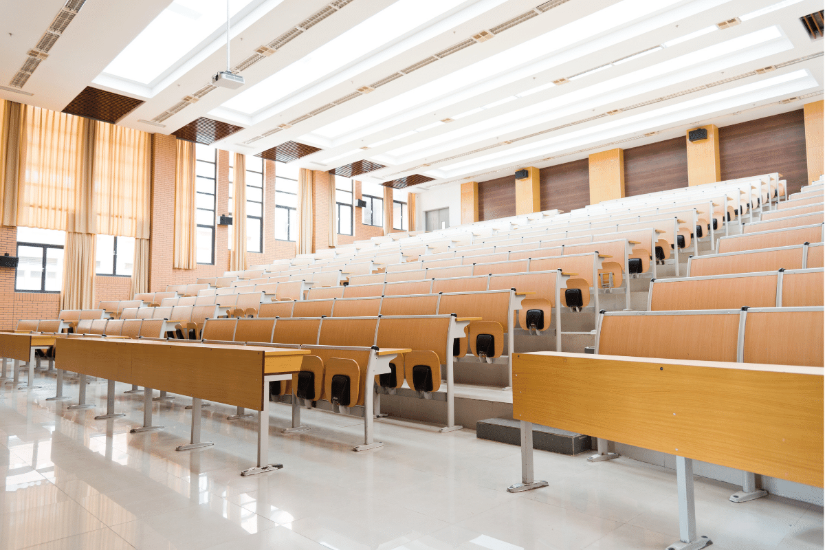 empty lecture hall - space utilisation solution