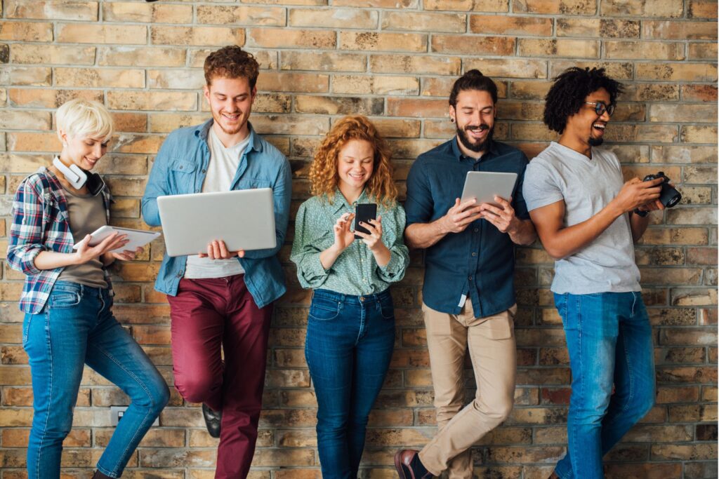 Las ventajas de la tecnología educativa para el éxito de los estudiantes, como la analítica del aprendizaje y el software de gestión de casos