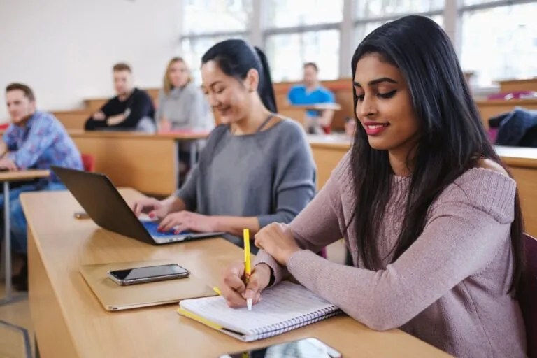 Higher ed Australia student